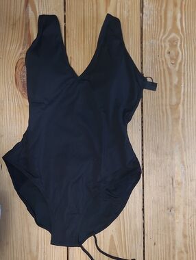 58. NWT  $175 STYLE PLUNGEY XL SHORT